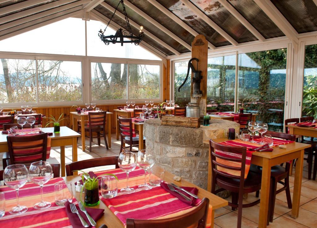 Sévérac-le-Château Citotel Hotel Le Commerce מראה חיצוני תמונה