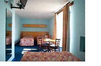 Sévérac-le-Château Citotel Hotel Le Commerce מראה חיצוני תמונה