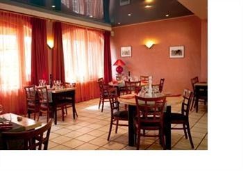 Sévérac-le-Château Citotel Hotel Le Commerce מראה חיצוני תמונה